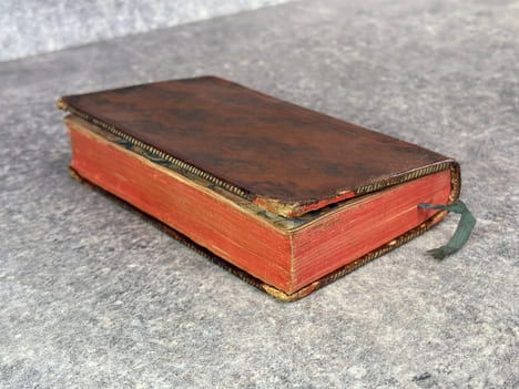 ESSAI SUR LA CONFORMITE DE LA MEDECINE DES ANCIENS ET DES MODERNES, OU COMPARAISON ENTRE LA PRATIQUE D'HIPPOCRATE, GALIEN, SYDENHAM & BOERHAAVE, DANS ...
