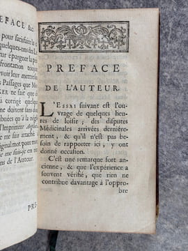 ESSAI SUR LA CONFORMITE DE LA MEDECINE DES ANCIENS ET DES MODERNES, OU COMPARAISON ENTRE LA PRATIQUE D'HIPPOCRATE, GALIEN, SYDENHAM & BOERHAAVE, DANS ...