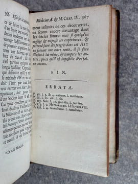 ESSAI SUR LA CONFORMITE DE LA MEDECINE DES ANCIENS ET DES MODERNES, OU COMPARAISON ENTRE LA PRATIQUE D'HIPPOCRATE, GALIEN, SYDENHAM & BOERHAAVE, DANS ...