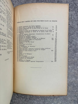 LE MONDE MALAIS. PENINSULE MALAISE. SUMATRA. JAVA. BORNEO. CELEBES. BALI ET LES PETITES ILES DE LA SONDE. MOLUQUES. PHILIPPINES. AVEC 32 CARTES ET 32 ...
