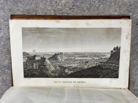 HISTOIRE DE L'EXPEDITION DE RUSSIE, PAR M.***, AVEC UN ATLAS, UN PLAN DE LA BATAILLE DE LA MOSKWA, ET UNE VUE DU PASSAGE DU NIEMEN. . CHAMBRAY ...