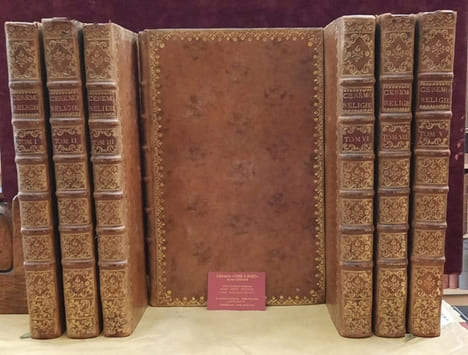 HISTOIRE GÉNÉRALE DES CÉRÉMONIES. MOEURS, ET COUTUMES RELIGIEUSES DE TOUS LES PEUPLES DU MONDE, representées en 243 Figures dessinées de la main de ...