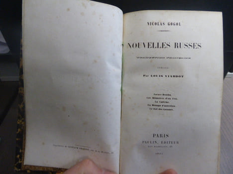 NOUVELLES RUSSES. Traduction française publiée par Louis VIARDOT. Tarass Boulba - Les Mémoires d'un fou - La Calèche - Un Ménage d'autrefois - Le Roi ...