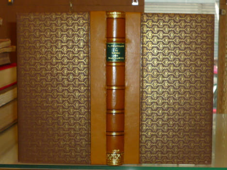 Le guide du magnanier ou l'art d'élever les vers à soie. - Suivi de: Guide du cultivateur de muriers. - Suivi de: Traité de la muscadine. Description ...