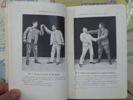 Manuel de JIU-JITSU. Coups usuels à l'usage des sociétés de gymnastique, de l'armée et du public en général.. CHERPILLOD A.