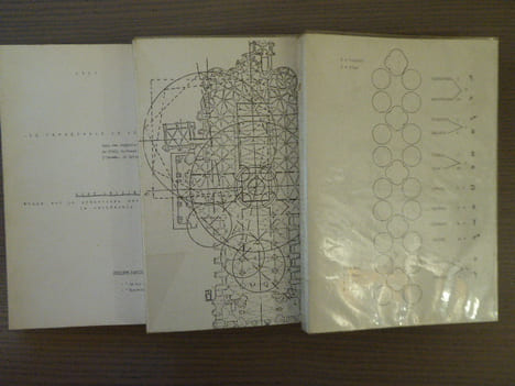 LA CATHEDRALE DE CHARTRES dans ses rapports avec l'Art Sacré, la Croix Celtique et le symbolisme d'Hermes, de Pytagore et de Platon... 3 volumes.. ...