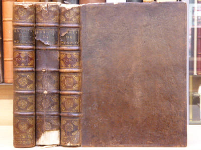 Les ESSAIS de Michel Seigneur de MONTAIGNE. Donnez sur les plus anciennes et les plus correctes éditions: Augmentez de plusieurs Lettres de l'Auteur & où les Passages Grecs, Latins & Italiens, sont traduits plus fidèlement, & citez plus exactement que da