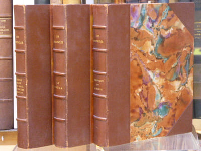 LES SPECTACLES à travers les ages. Tome I: Théâtre, cirque, music-hall, cafés-concerts, cabarets artistiques. - Tome II: Musique, danse. Tome III: Le cinéma des origines à nos jours. 3 volumes ( Complet ).