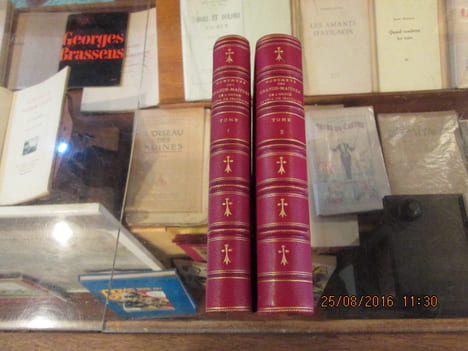 Monumens des Grands-Maîtres de l'Ordre de Saint-Jean de Jérusalem ou vues des tombeaux élevés à Jérusalem, à Ptolémaïs, à Rhodes, à Malte, etc., ...
