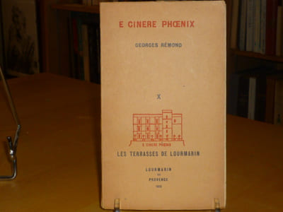 E CINERE PHOENIX.