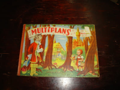 MULTIPLANS N°3. Le Chat Botté - Le Petit Chaperon Rouge.