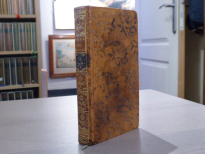 Les Moeurs et Coutumes des François dans les differens tems de la Monarchie. - Précédés des moeurs des anciens Germains, traduits du Latin de C. Tacite, & d'une préface, contenant quelques remarques relatives aux usages anciens ou modernes de ces deux peu