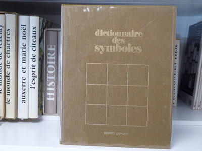 DICTIONNAIRE DES SYMBOLES. Mythes, rêves, coutumes, gestes, formes, figures, couleurs, nombres.