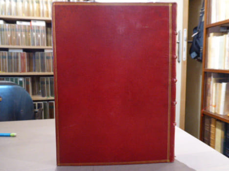 LES CARACTÈRES DE THÉOPHRASTE, avec les caractères ou les moeurs de ce siècle de LA BRUYERE. Avec des notes par M. COSTE.. LA BRUYERE Jean ( De )