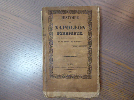 Histoire de Napoléon BONAPARTE. Nouvelle édition augmentée de son Testament.. NAPOLEON BONAPARTE.
