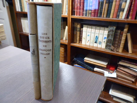 Les Deux Testaments de François VILLON. Coffret de deux volumes.. VILLON François