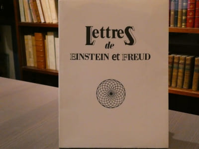 LETTRES de EINSTEIN et FREUD échangée sur la guerre. Présenté par Denis DE ROUGEMONT.
