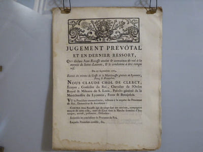 JUGEMENT PREVOTAL et en dernier ressort, qui déclare Jean RECUSSE, atteint et convaincu de vol à la montée de Saint-Laurent, & le condamne à être rompu vif.