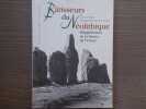 Batisseurs du N&eacute;olithique. M&eacute;galithismes de la France et de l'Ouest.. LAPORTE Luc - LE ROUX Charles-Tanguy