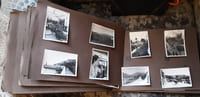 Album photo de famille, les photographgies sont en noir-blanc, 
