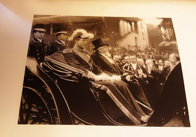 Relation officielle de la Réception à l'Hôtel de Ville de leurs Majestés le Roi et la Reine des Belges (17 juillet 1910).