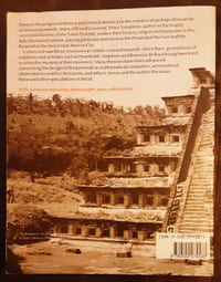 Mysteries of the Mexican Pyramids
Peter Tompkins