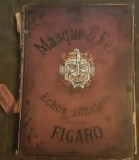 Le masque de fer
masque de fer Echos illustré du Figaro in-folio cartonnage polychromme illustré 246 pages et feuillets de publicité.