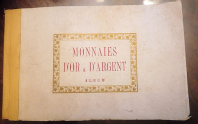 Les monnaies d'or, d'argent et de platine internationales.
Album