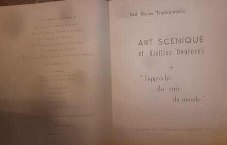 ART SCENIQUE ET VIEILLES DENTURES
Edité par A CAREL IMPRIMEUR, 1946. ELEVES-INGENIEURS DE L'ECOLE NATIONALE D'ARTS ET METIERS DE PARIS
Edité par A ...