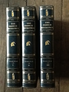 The French Revolution: A History by Thomas Carlyle, in Three Volumes: the bastille, the constitution et the guillotine ( en 3 volumes : la bastille, la constitution et la guillotine), Illustrated