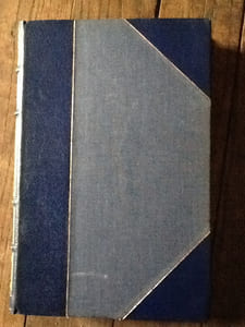 The French Revolution: A History by Thomas Carlyle, in Three Volumes: the bastille, the constitution et the guillotine ( en 3 volumes : la bastille, la constitution et la guillotine), Illustrated
