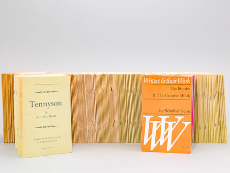 Collection "Writers and their Works" from number 1 through number 236 : Francis Bacon ; Beaumont & Fletcher ; Richard Hooker ; Marlowe ; Skelton ; ...