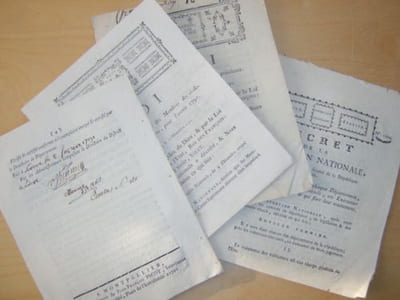 [ Lot de 4 décrets révolutionnaires 1790 1791 impression de Montpellier signés par les Administrateurs composant le Directoire de District de Lodève ] Loi relative à l'appel des jugements prévôtaux donnée à Paris le 5 janvier 1791 - Loi qui déclare nulles toutes Collations de Bénéfices faites contre la Disposition du Décret relatif à la Constitution civile du Clergé donnée à Paris le 12 décembre 1790 - Loi portant suppression des Offices, de Payeurs, & de Contrôleurs des rentes de l'ancien Clergé donnée à Paris le 19 novembre 1790 - Loi relative à la Capitation des Membres des ci-devant Cours Supérieures pour l'année 1790, donnée à Paris, le 10 Décembre 1790