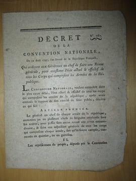 Décret de la Convention Nationale du 22 avril 1793, l'an second de la République Française, Qui ordonne aux Généraux en chef de faire une Revue ...