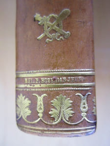 Histoire des Révolutions arrivées dans le Gouvernement de la République Romaine (4 Tomes - Complet) [ Suivi de ; ] Histoire des Révolutions de Suède, Où l'on voit les changemens qui sont arrivés dans ce royaume, au sujet de la religion et du gouvernement (2 Tomes - Complet) (Reliures de Bozérian Jeune ]