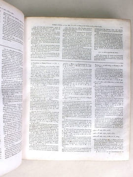 Les Cinq Codes Annotés de toutes les Décisions et Dispositions interprétatives, modificatives et applicatives, jusqu'à l'année courante, avec renvoi ...