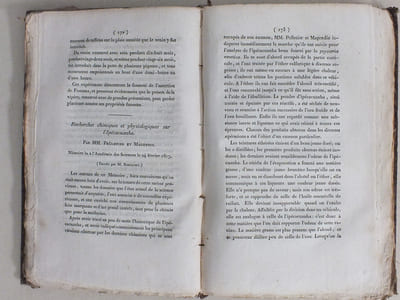 Annales de Chimie et de Physique. Année 1817 - Volume I - Tome Quatrième [ Tome 4 - Tome IV ]  : Note sur la cause des changemens de couleur que présente le caméléon minéral, extraite d'un travail sur le manganèse (Chevreul) ; Note sur l'insecte qui produit la laque (Latreille)  ; Note sur la Chaleur rayonnante (Fourier) ; Mémoire du professeur Mangili sur le venin de la vipère ; Description d'un micromètre formé par une simple lentille (Wollaston) ; Sur le retour périodique des orages, et sur le vent très froid et extraordinairement sec qui se fait sentir plusieurs heures après ceux qui sont accompagnés de grêle (Volta) ; Extrait d'une lettre de M. Fresnel à M. Arago, sur l'influence de la chaleur dans les couleurs développées par la polarisation ; etc...