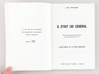 Il était un général. Récit politico-militaire écrit sérieusement pour rire [ Exemplaire dédicacé par l'auteur ]