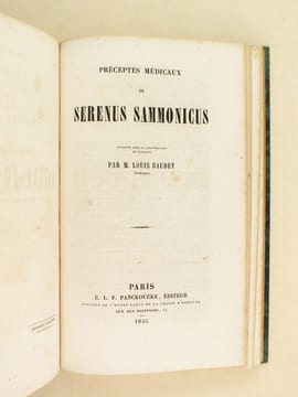 Poésies de Priscien. La Périégèse. Les poids et mesures. Eloge d'Anastase. [ Suivi de : ] Préceptes médicaux de Serenus Sammonicus [ Avec : ] Macer ...