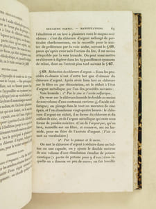 Chimie photographique [ Edition originale ] Chimie photographique contenant : Les éléments de Chimie expliqués par les manipulations photographiques - Les procédés de Photographie sur plaque, sur papiers sec ou humide, sur verres au collodion et à l'albumine - La manière de préparer soi-même, d'employer tous les réactifs et d'utiliser les résidus - Les recettes les plus nouvelles et les derniers perfectionnements - La Gravure et la Lithophotographie.