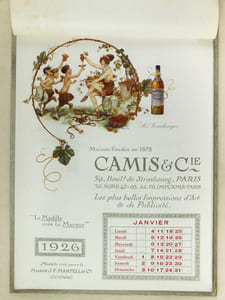 Calendrier 1926 Avec leurs Meilleurs Voeux pour 1926 Camis & Cie ont l'honneur de vous présenter trois nouvelles Séries du Maître Hérouard. La Série Antique : 4 sujets créés et édités pour J.F. Martell & co à Cognac ; Les Trois Mousquetaires : 4 sujets créés et édités pour Bouchard aîné & Fils à Beaune ; Manon Lesaut : 4 sujets crées et édités pour J. Calvet & Cie à Buenos-Aires