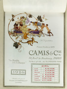 Calendrier 1926 Avec leurs Meilleurs Voeux pour 1926 Camis & Cie ont l'honneur de vous présenter trois nouvelles Séries du Maître Hérouard. La Série Antique : 4 sujets créés et édités pour J.F. Martell & co à Cognac ; Les Trois Mousquetaires : 4 sujets créés et édités pour Bouchard aîné & Fils à Beaune ; Manon Lesaut : 4 sujets crées et édités pour J. Calvet & Cie à Buenos-Aires