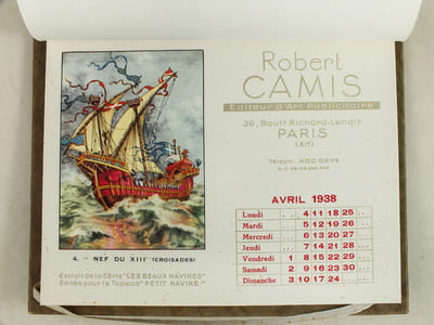 Calendrier 1938 Pour 1938 Les meilleurs voeux de Robert Camis [ 12 illustrations par Hérouard extraites de la série "Les beaux Navires" éditée pour le Tapioca "Petit Navire" ]