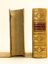 Paire de Serre-livres, dont un livre-boîte [Deux forts volumes in-8 reliure pleine basane blonde ] 
