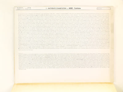 Encyclopédie de l'urbanisme Documents d'Urbanisme Fascicule n° 10 [ Contient : ] 133-134 : Familistère. Guise - 135 : The lawn. Harlow I - 317 : Cimetière Charnier. Montfort l'Amaury - 449-450 : Petite et Grande Place d'Arme. Arras. - 451-452 : Abords de la cathédrale. Bourges. - 453 : Plazza del Duomo. Pistoia - 601-602-603 : Abods du Château. Fontainebleau.