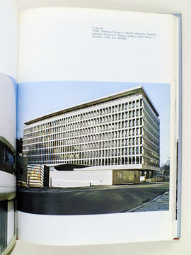 Architecture moderne en Belgique. [ Livre dédicacé par l'auteur ]. PUTTEMANS, Pierre ; HERVE, Lucien