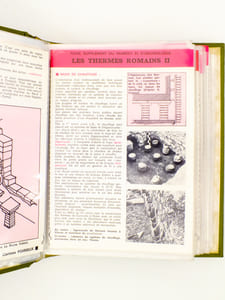 Fiches pédagogiques Archeologia ( suppléments de la revue Archeologia ) relatives à la civilisation romaine : lot de 67 fiches sur 30 sujets