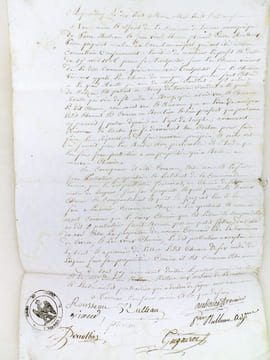 Lot d'archives relatives à l'arrondissement de Bourg-sur-Gironde [ Plus de 150 pièces rédigées entre 1715 et 1880, dont 12 pièces rédigées en 1700 et ...
