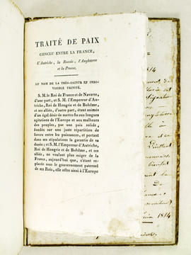 [ Recueil de brochures politique et historiques, impressions bordelaises de l'année 1814 ] Constitution donnée par le Roi au Peuple Français. 4 Juin ...