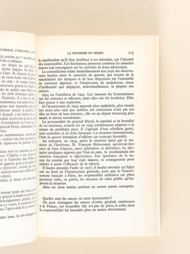 La décadence, l'imposture et la tragédie [ Livre dédicacé par l'auteur ] On joint une intéressante lettre d'un ami du dédicataire : "Mérignac, ce ...